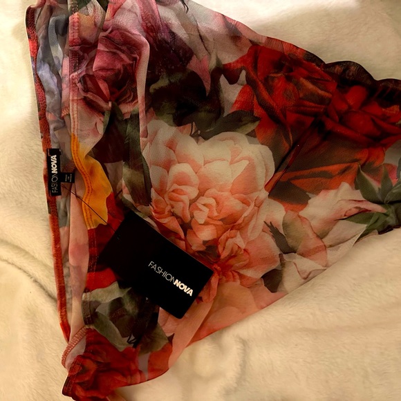 Fashion Nova “ blame it on the rose”  flower legging set. - Picture 6 of 6